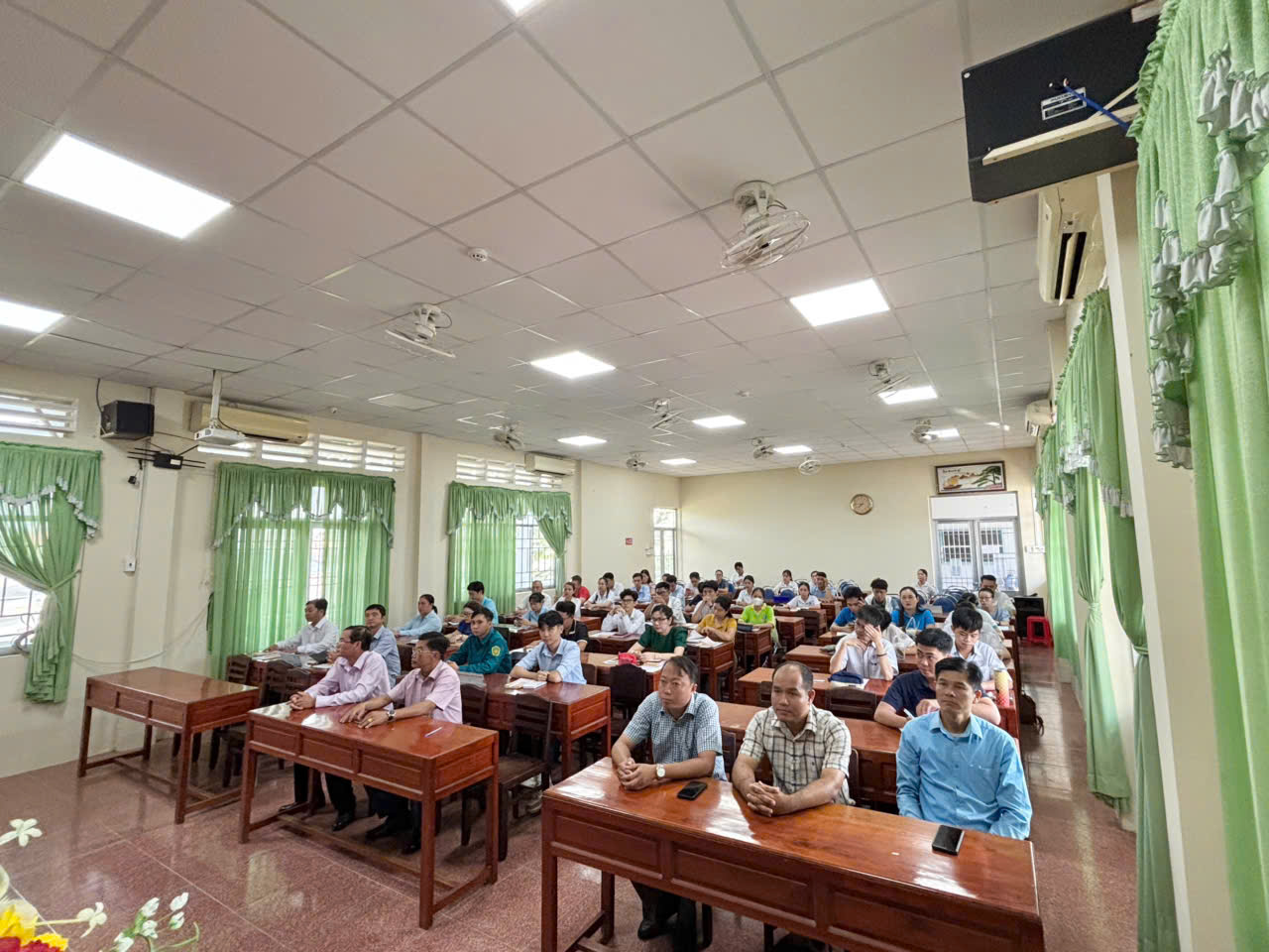 Trung tâm Chính trị khai giảng Lớp Bồi dưỡng nhận thức về Đảng Khoá III - Đợt 2 năm 2026.