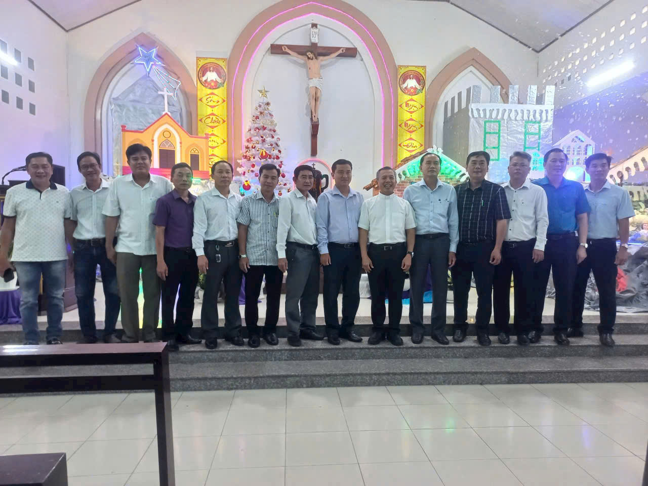 LÃNH ĐẠO PHƯỜNG PHƯỚC HẬU - THĂM VÀ CHÚC MỪNG LỄ GIÁNG SINH NĂM 2025 TẠI CÁC HỌ ĐẠO, HỘI THÁNH.