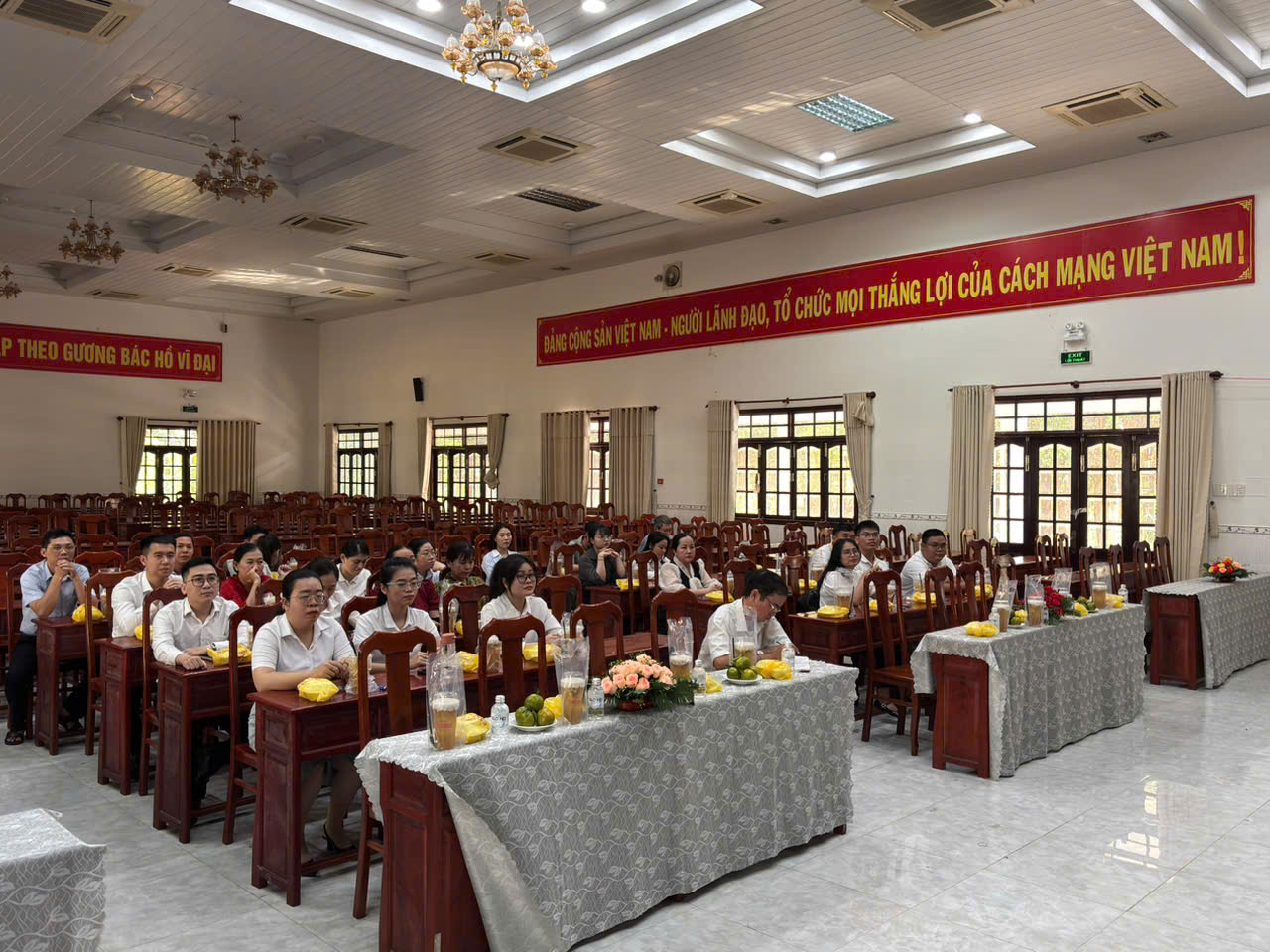 KHAI GIẢNG LỚP BỒI DƯỠNG NHẬN THỨC VỀ ĐẢNG  VÀ BẾ GIẢNG LỚP BỒI DƯỠNG LLCT CHO ĐẢNG VIÊN MỚI  KHÓA 2- ĐỢT 1 NĂM 2026.
